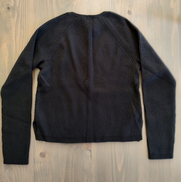 Women's sweater - Picture 2 of 4